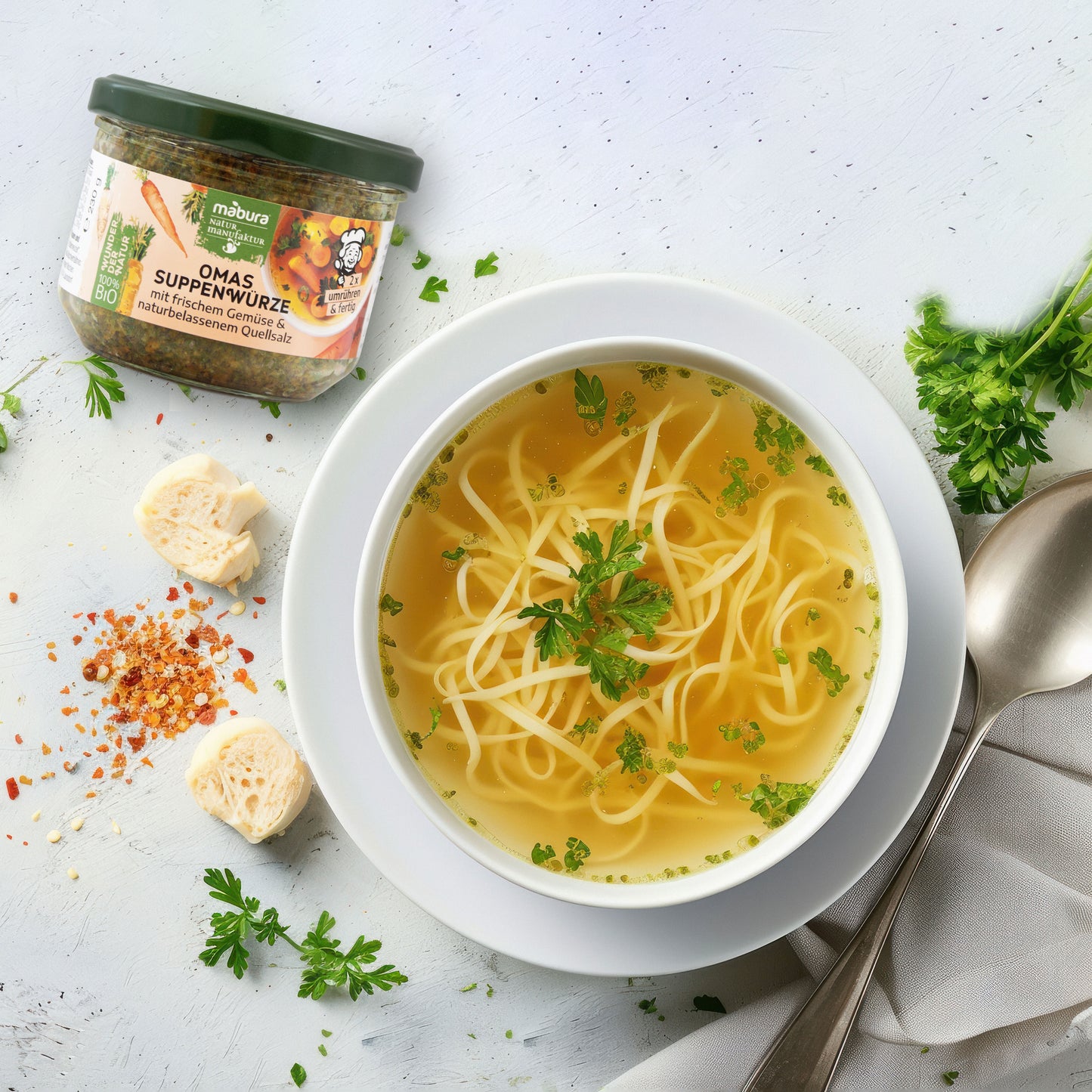Nudelsuppe mit Omas Suppenwürze